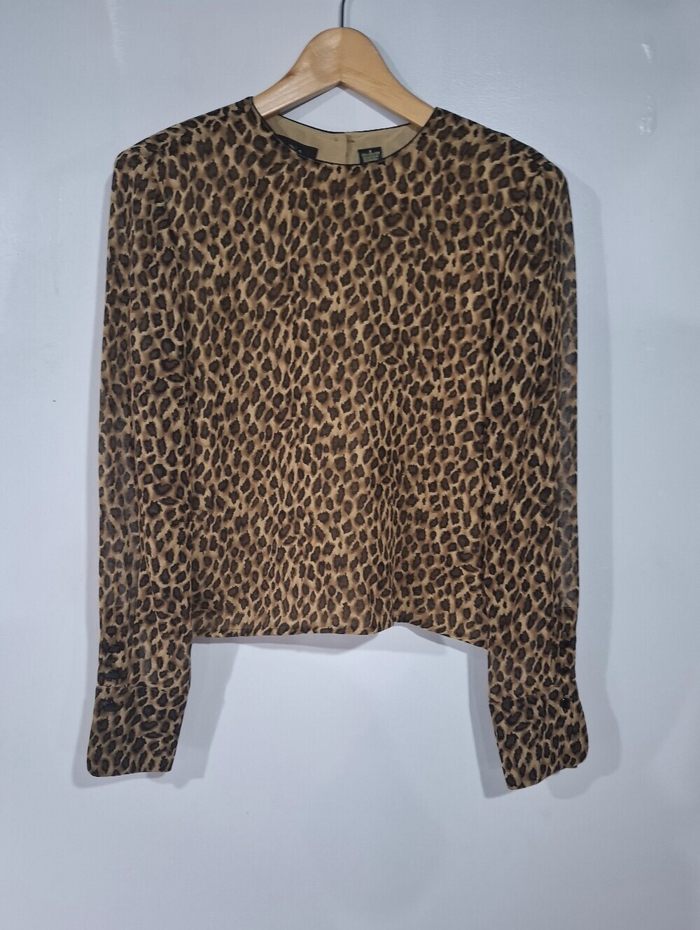 Dana Buchman Leopard Print 100% Silk Cropped Blouse Button Back Size 8